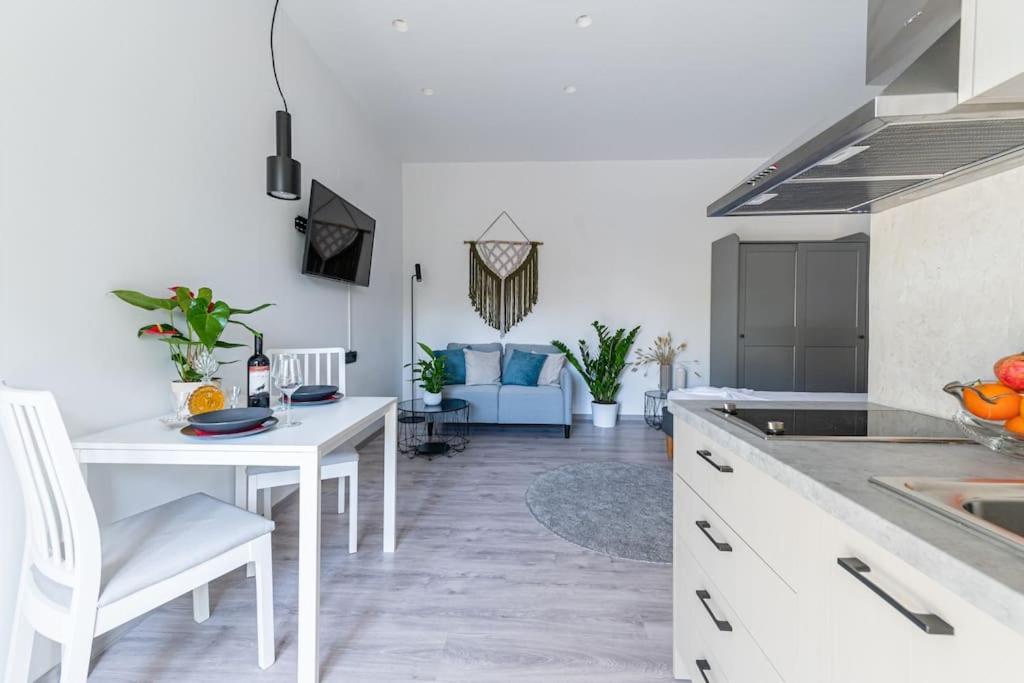 Elegant Fully Equipped Apartment Near City Centre Candia Esterno foto