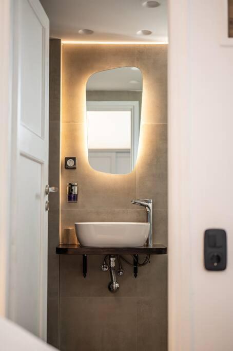 Elegant Fully Equipped Apartment Near City Centre Candia Esterno foto